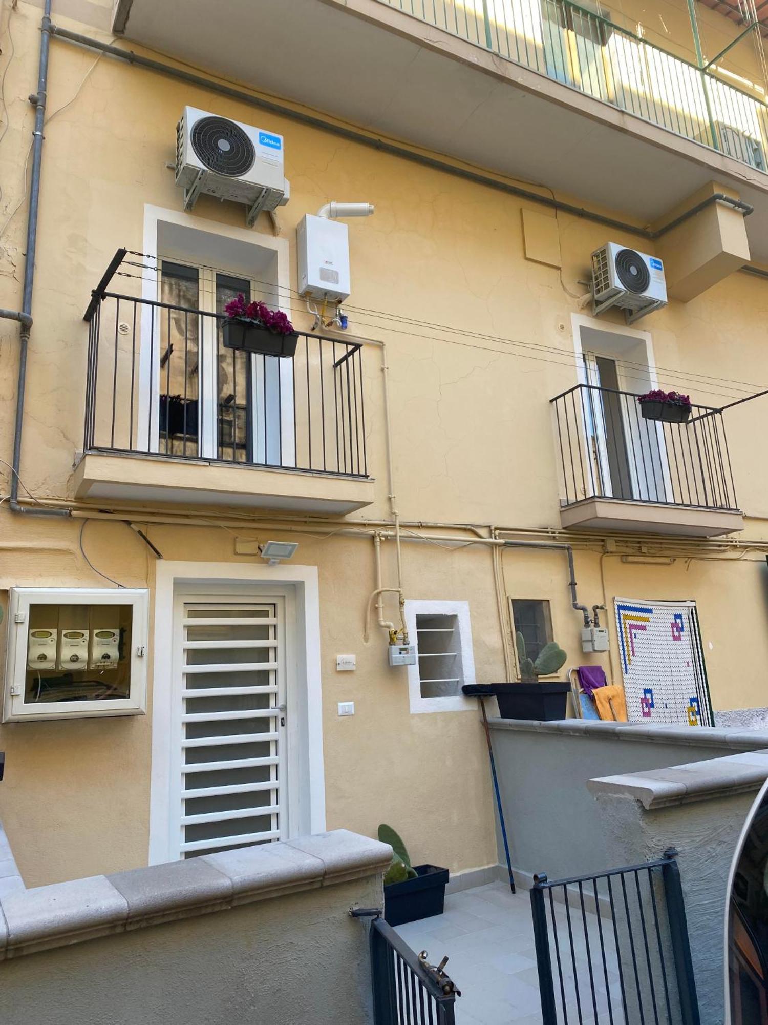 La Borbona Ercolano Hotel ภายนอก รูปภาพ